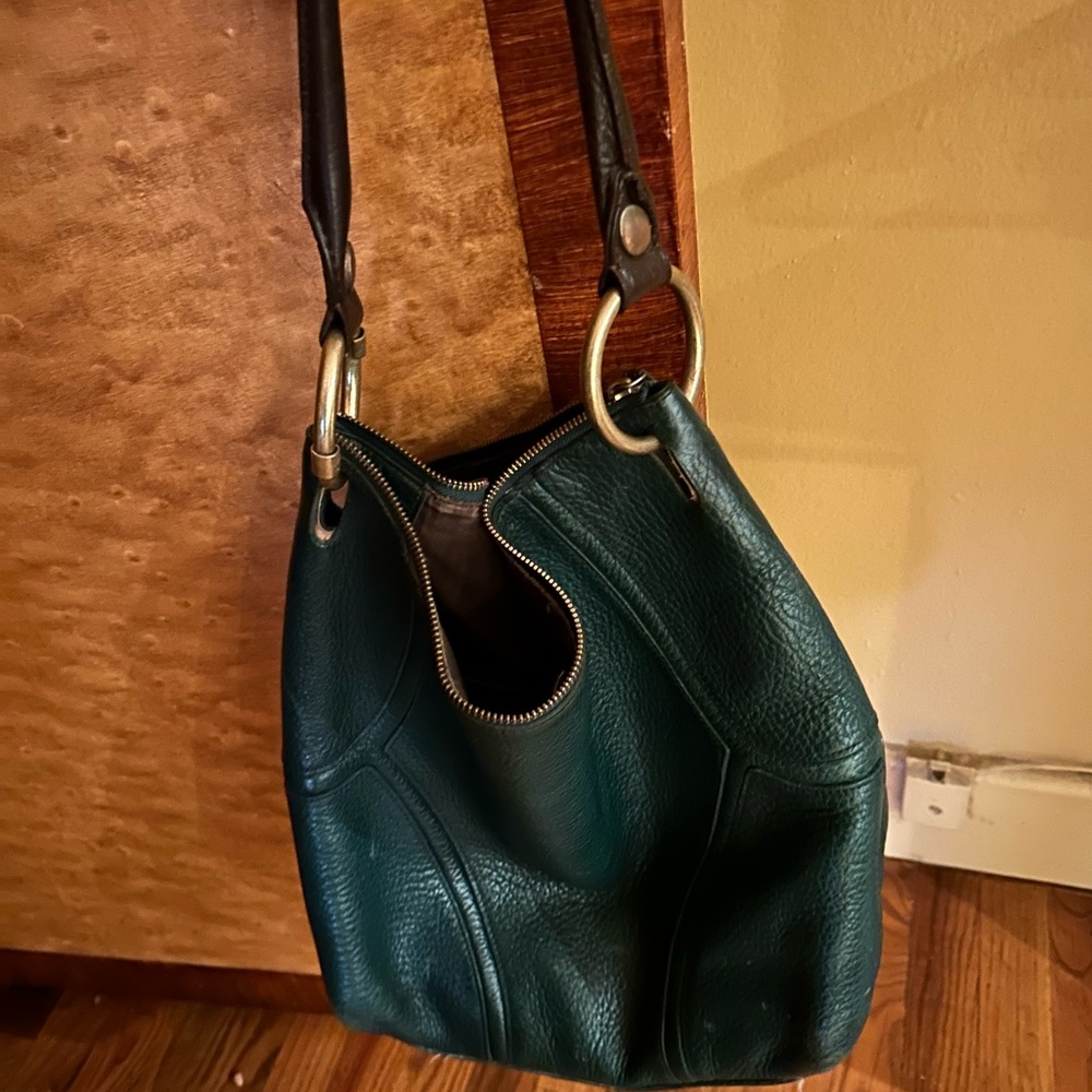 Kenneth Cole vintage Hunter Green leather Hobo Bag. - Picture 2 of 6